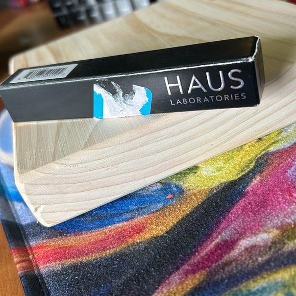 Haus Joanne lip gloss - Picture 9 of 11